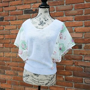 New Stylish Ivory Floral Eyelet Flare Sleeve Crochet Knit Top.